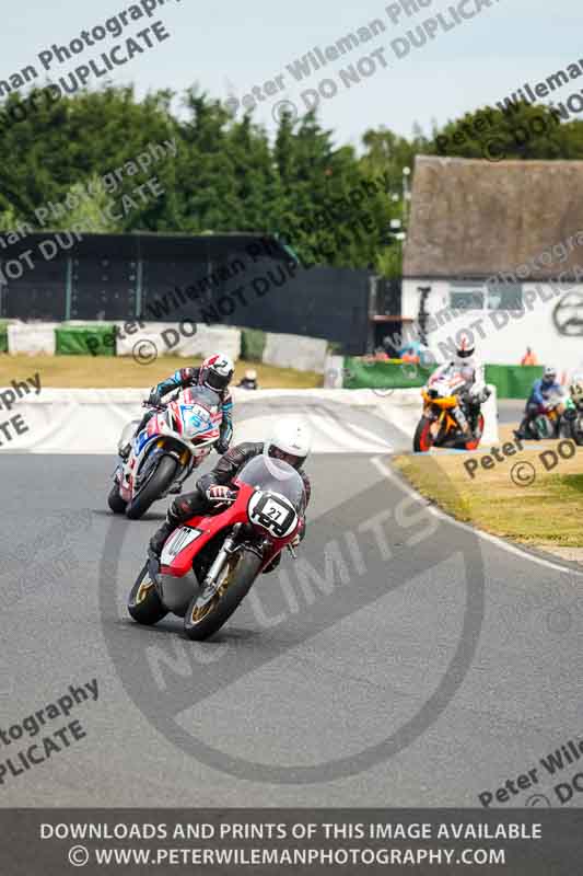 Vintage motorcycle club;eventdigitalimages;mallory park;mallory park trackday photographs;no limits trackdays;peter wileman photography;trackday digital images;trackday photos;vmcc festival 1000 bikes photographs